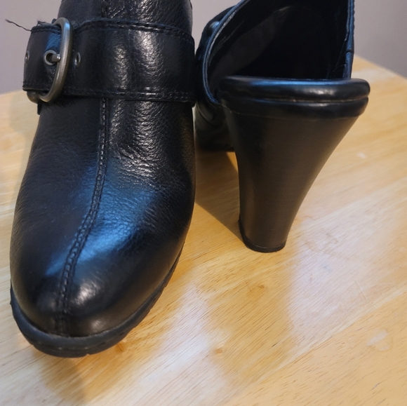 B.O.C Black Leather Mules - Picture 4 of 5